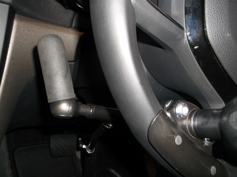Brig-Ayd SilverLine 2 left hand brake accelerator+steering ball fitted in a 2013 Skoda Yeti